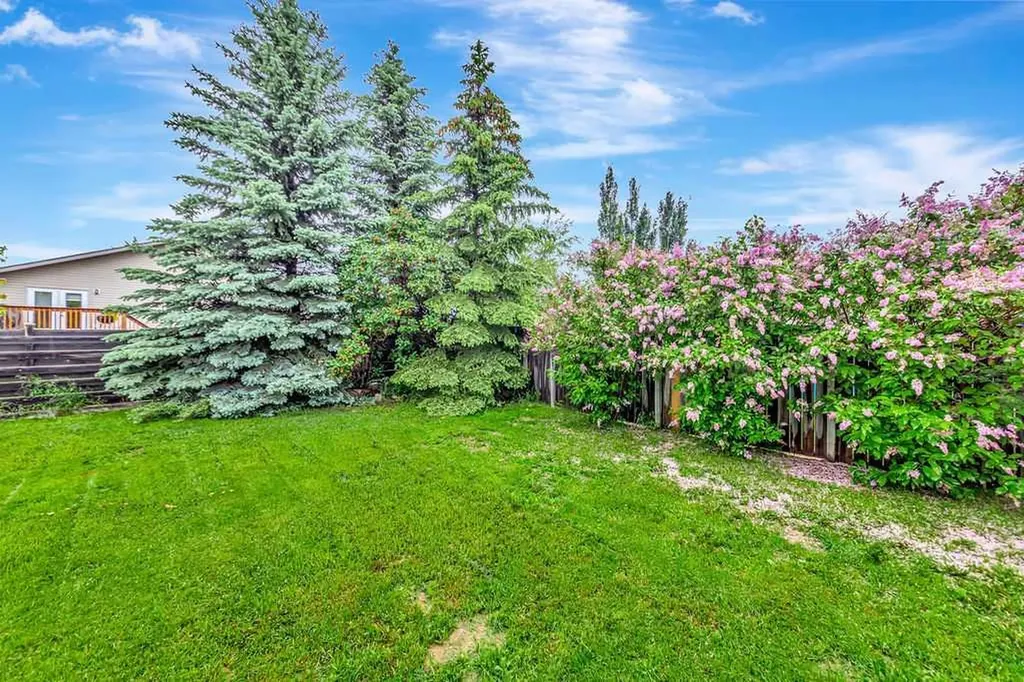 6814 39 Street Lloydminster AB T9V 2Z3