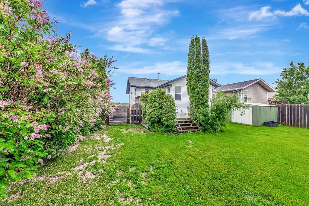 6814 39 Street Lloydminster AB T9V 2Z3