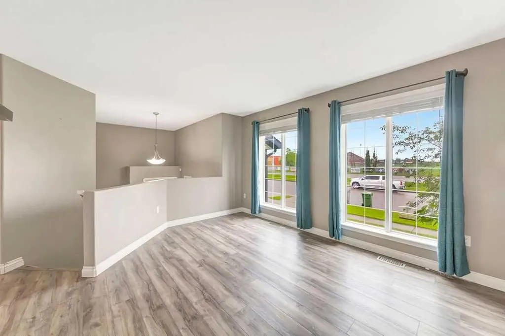 6814 39 Street Lloydminster AB T9V 2Z3