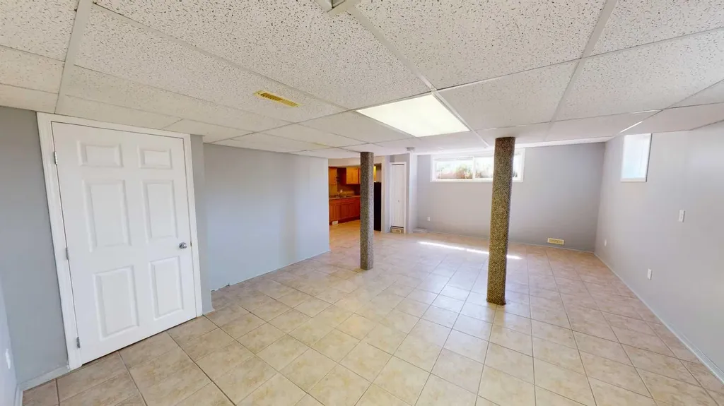 9835 100a Avenue Sexsmith AB T0H3C0