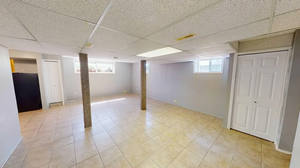 9835 100a Avenue Sexsmith AB T0H3C0