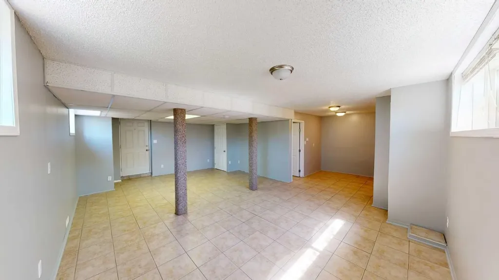 9835 100a Avenue Sexsmith AB T0H3C0