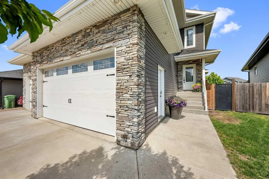 1315 47a Avenue Lloydminster SK S9V 2G6
