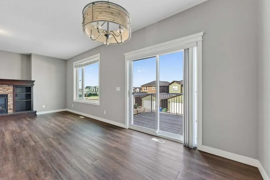47 Evanscrest Way NW Calgary AB T3P 0P2