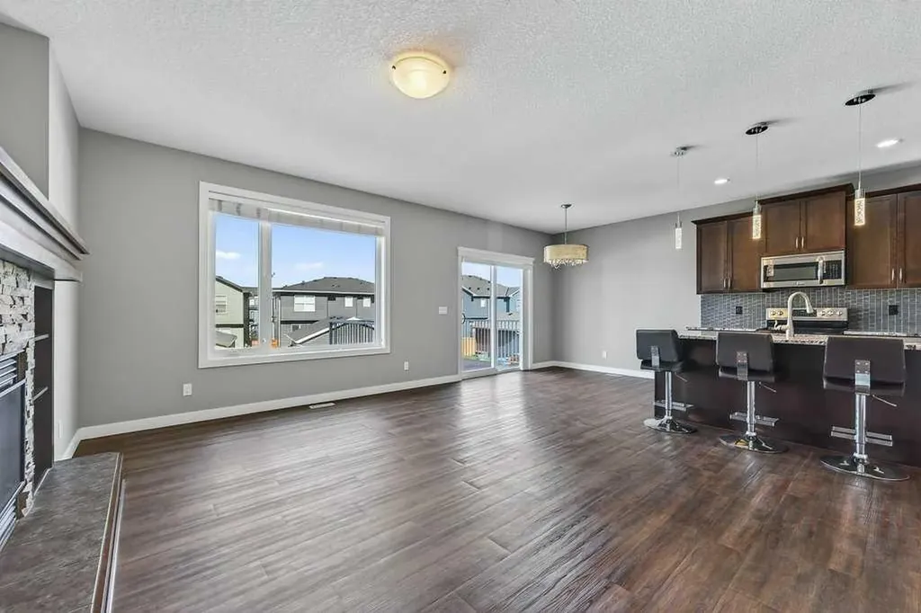 47 Evanscrest Way NW Calgary AB T3P 0P2
