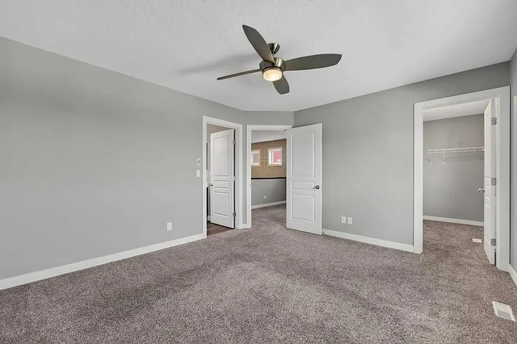 47 Evanscrest Way NW Calgary AB T3P 0P2