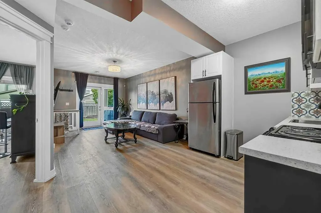 47 Evanscrest Way NW Calgary AB T3P 0P2