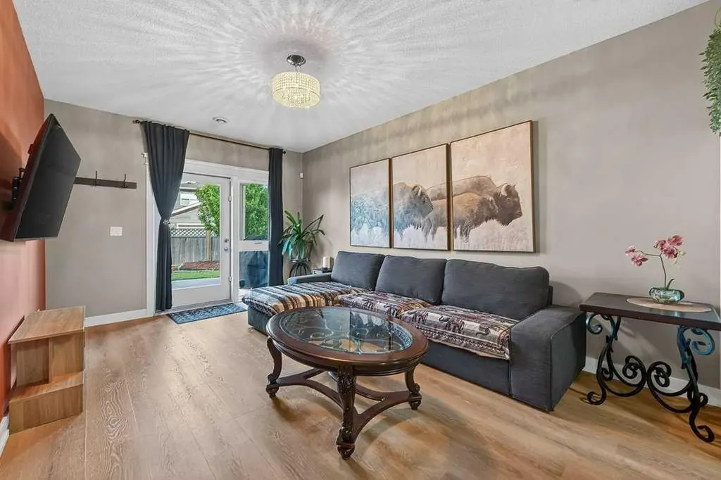 47 Evanscrest Way NW Calgary AB T3P 0P2