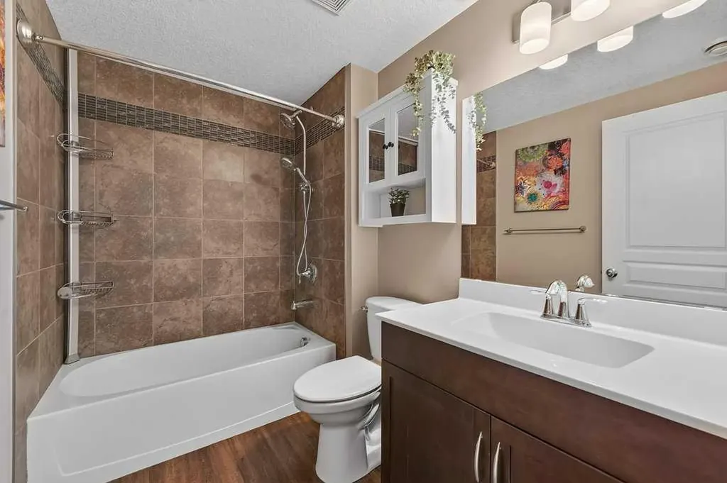 47 Evanscrest Way NW Calgary AB T3P 0P2