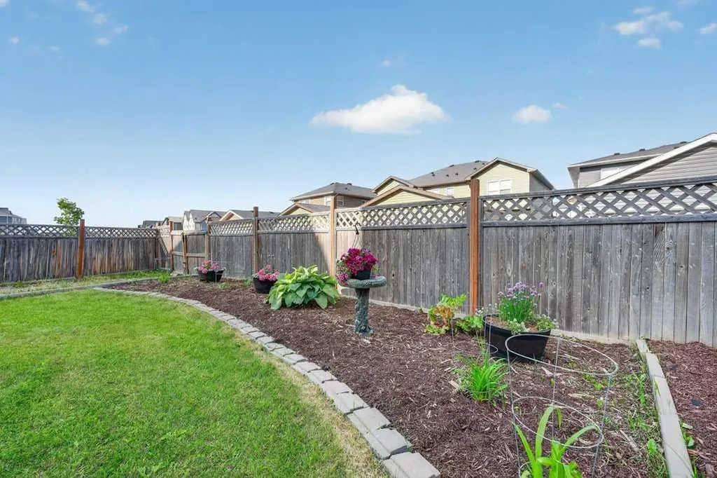 47 Evanscrest Way NW Calgary AB T3P 0P2