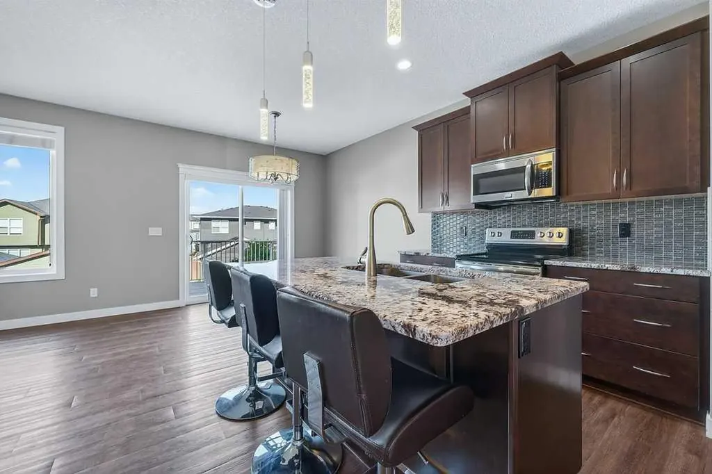 47 Evanscrest Way NW Calgary AB T3P 0P2