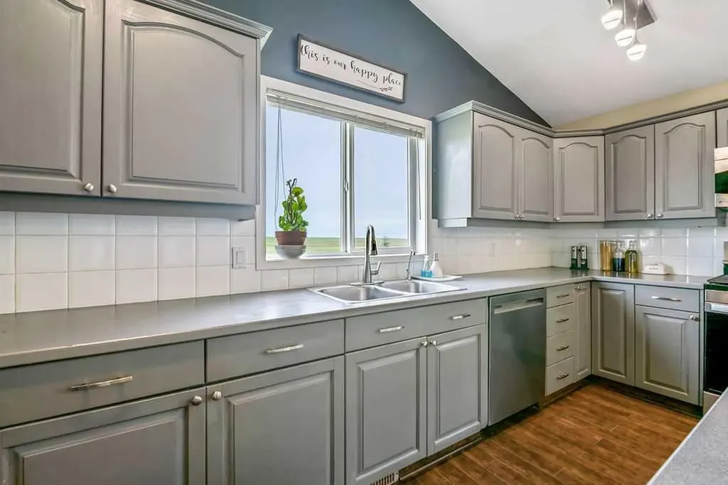 56152 658 Avenue E Rural Foothills County AB T0L 0P0