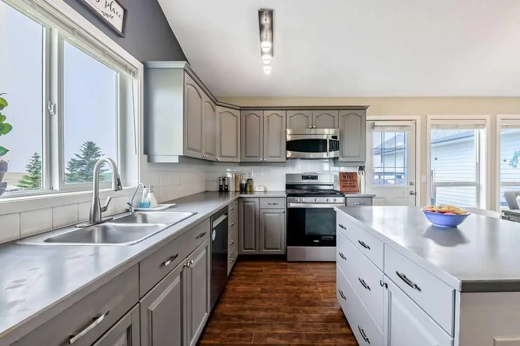 56152 658 Avenue E Rural Foothills County AB T0L 0P0