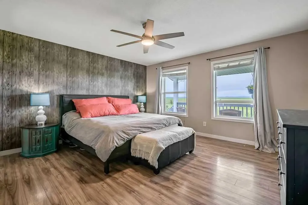 56152 658 Avenue E Rural Foothills County AB T0L 0P0