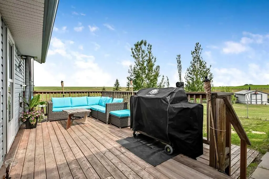 56152 658 Avenue E Rural Foothills County AB T0L 0P0