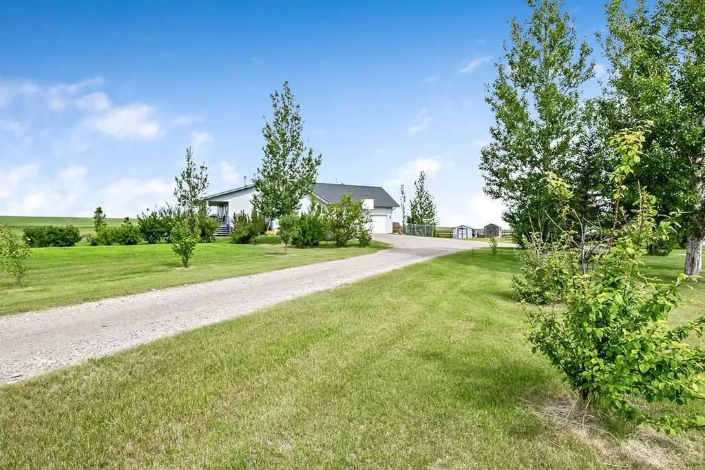 56152 658 Avenue E Rural Foothills County AB T0L 0P0