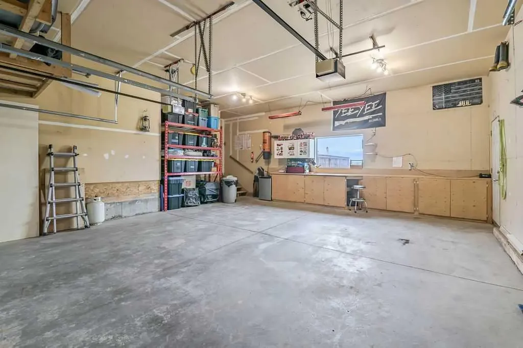 56152 658 Avenue E Rural Foothills County AB T0L 0P0