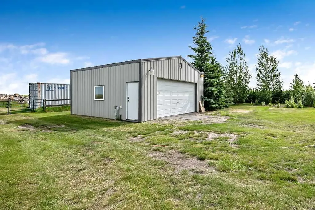 56152 658 Avenue E Rural Foothills County AB T0L 0P0