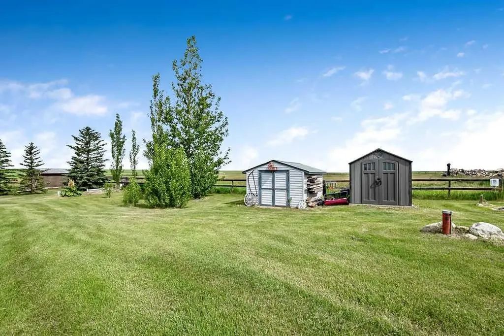 56152 658 Avenue E Rural Foothills County AB T0L 0P0