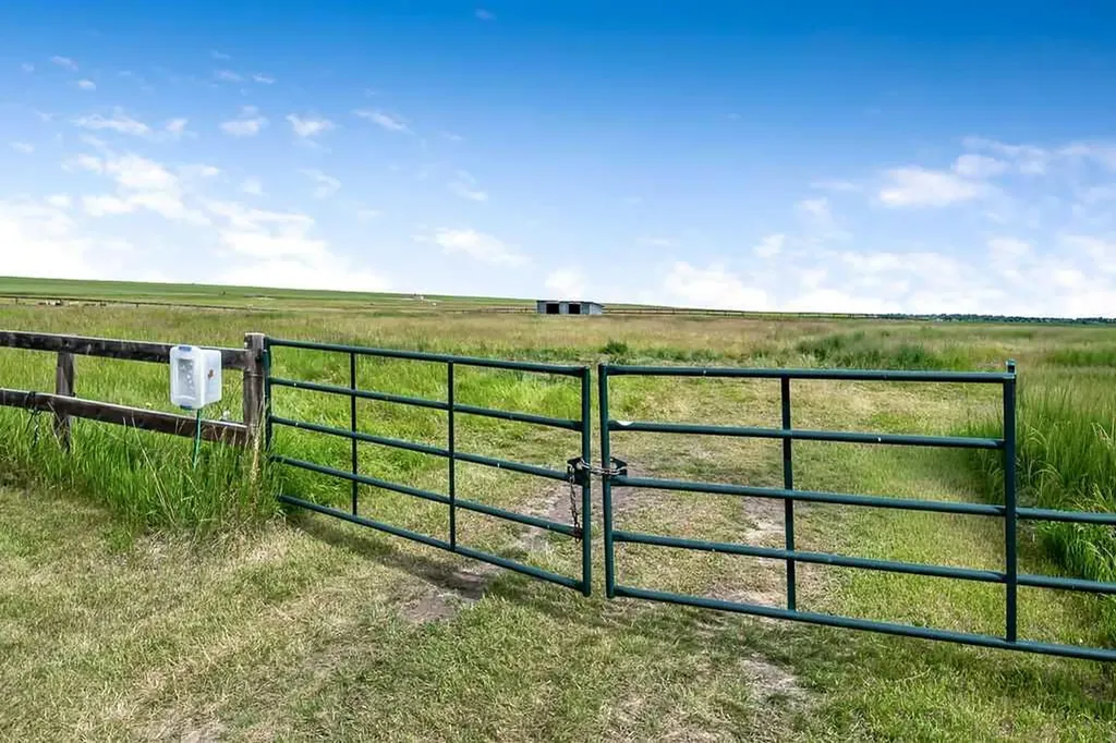 56152 658 Avenue E Rural Foothills County AB T0L 0P0