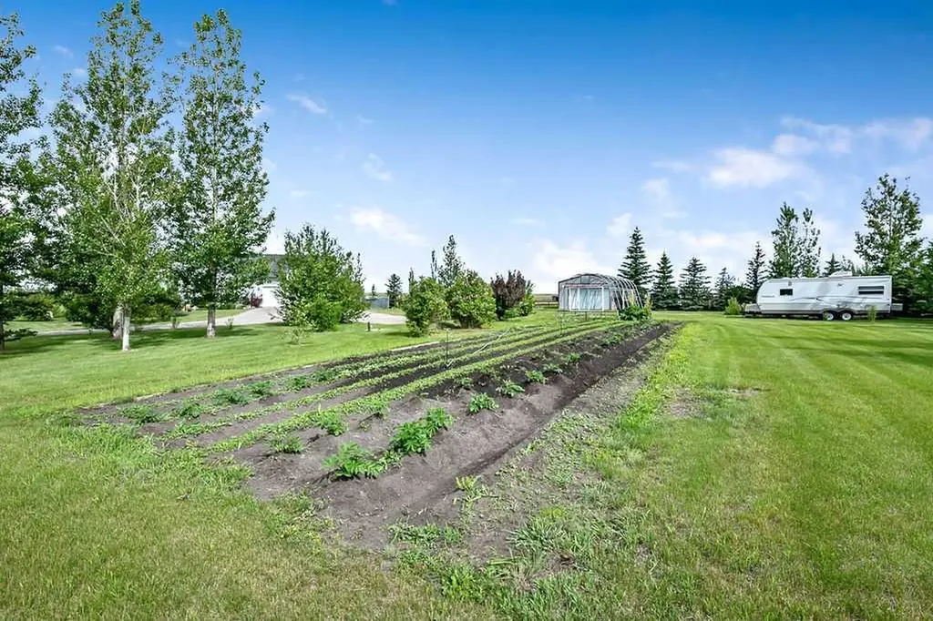 56152 658 Avenue E Rural Foothills County AB T0L 0P0