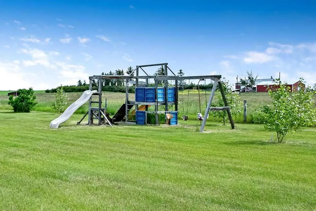 56152 658 Avenue E Rural Foothills County AB T0L 0P0