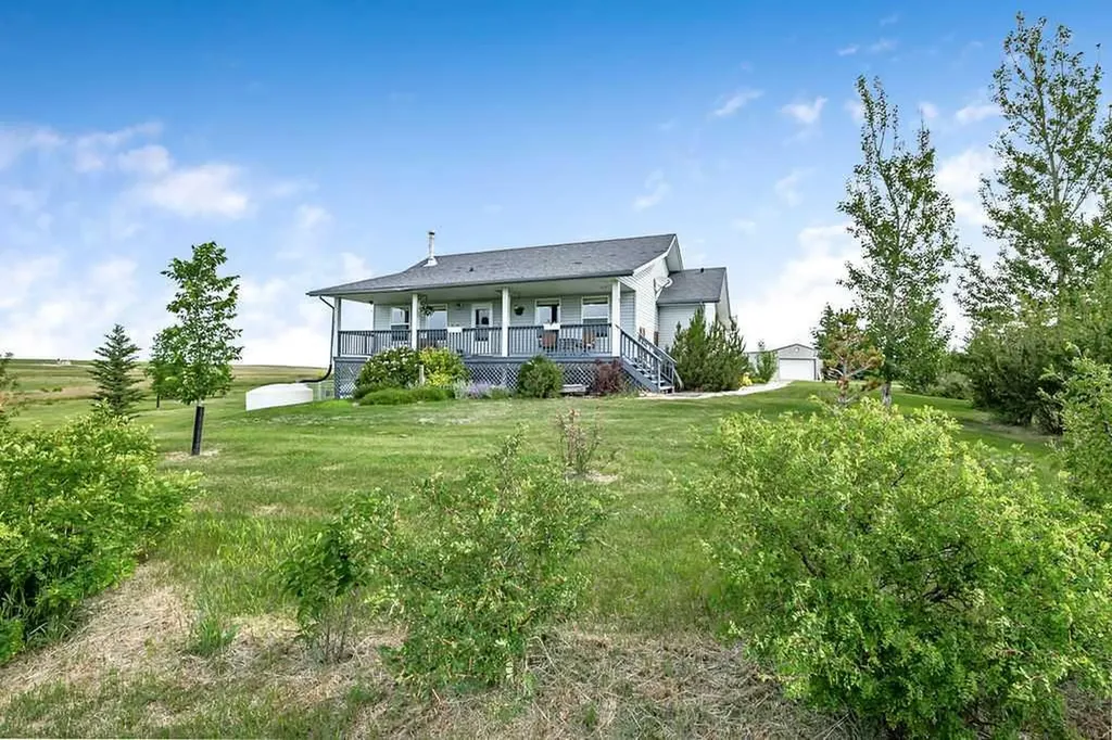 56152 658 Avenue E Rural Foothills County AB T0L 0P0