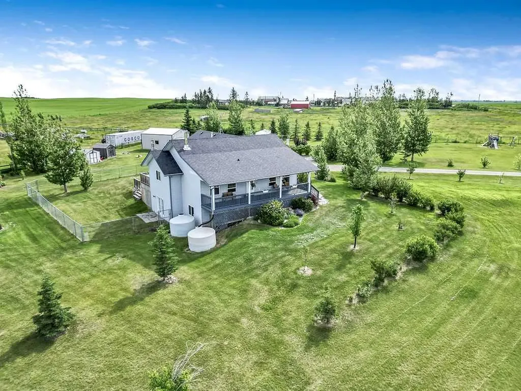 56152 658 Avenue E Rural Foothills County AB T0L 0P0