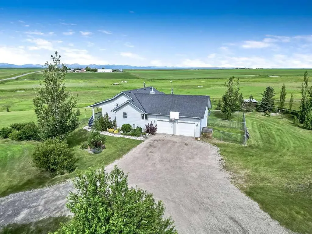 56152 658 Avenue E Rural Foothills County AB T0L 0P0