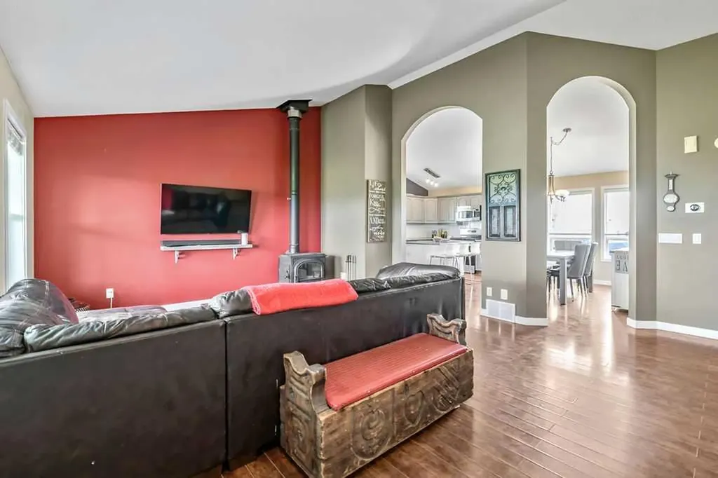 56152 658 Avenue E Rural Foothills County AB T0L 0P0