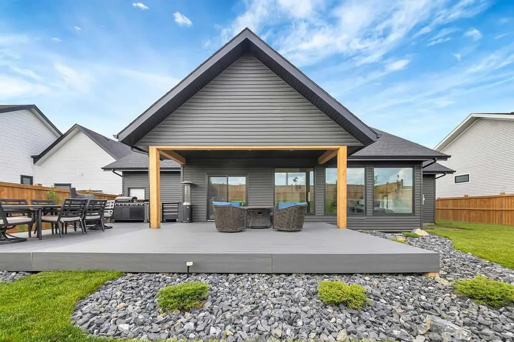 5913 13 Street Lloydminster AB T9V 3V3