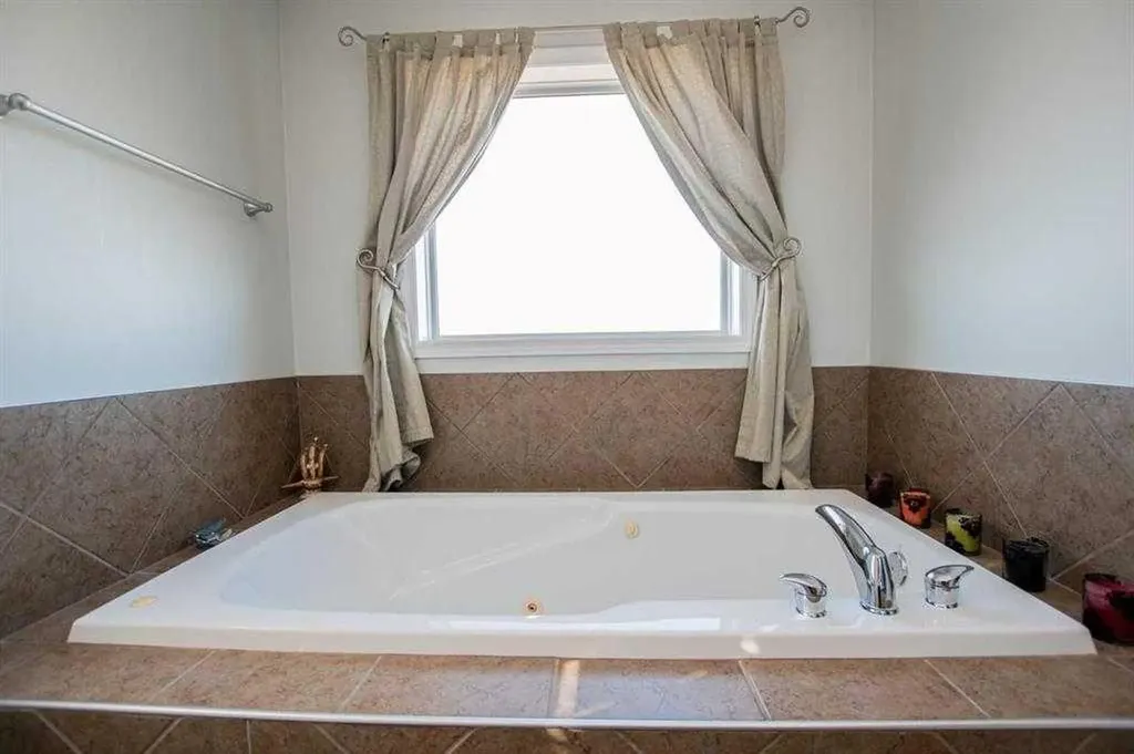 6613 97 Street Grande Prairie AB T8W 2W1