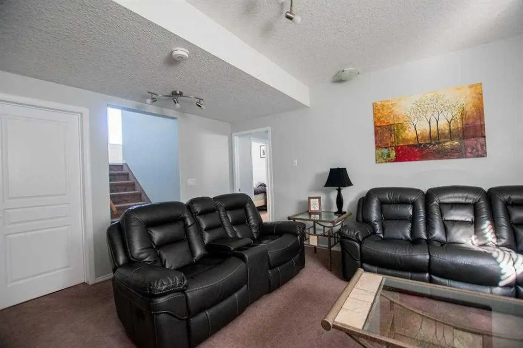 6613 97 Street Grande Prairie AB T8W 2W1