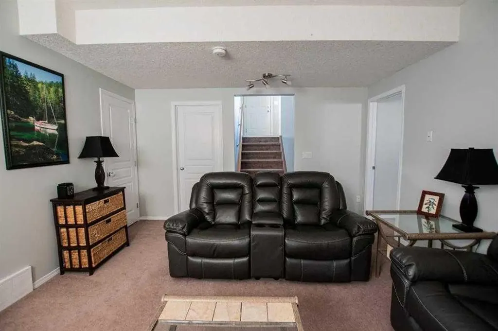 6613 97 Street Grande Prairie AB T8W 2W1