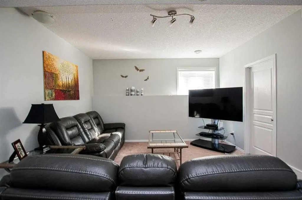 6613 97 Street Grande Prairie AB T8W 2W1