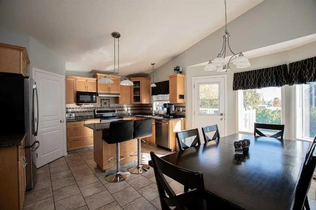 6613 97 Street Grande Prairie AB T8W 2W1