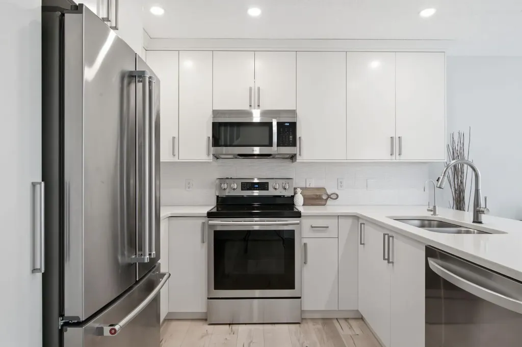 227 Coachway Road SW Calgary AB T3H 1B2