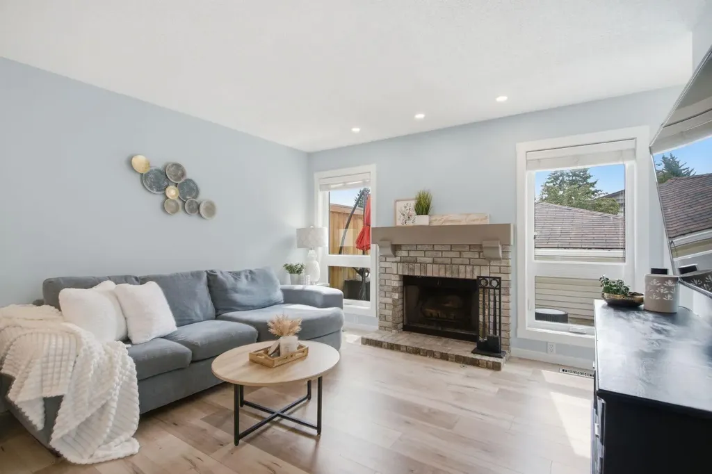 227 Coachway Road SW Calgary AB T3H 1B2