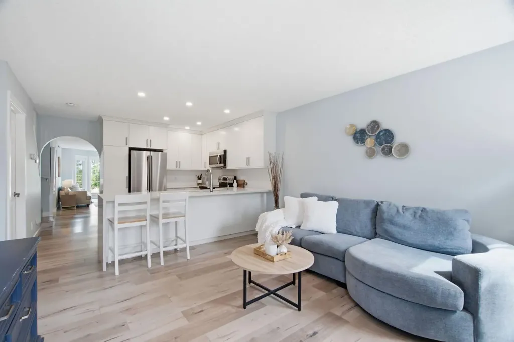 227 Coachway Road SW Calgary AB T3H 1B2