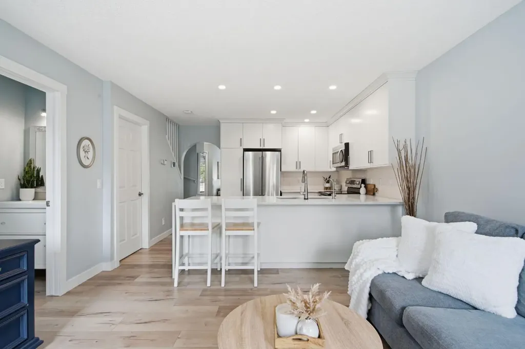 227 Coachway Road SW Calgary AB T3H 1B2