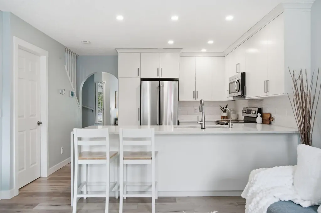 227 Coachway Road SW Calgary AB T3H 1B2