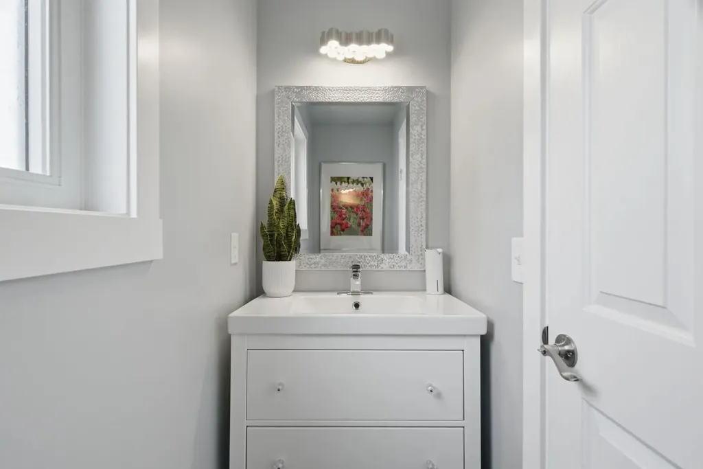 227 Coachway Road SW Calgary AB T3H 1B2