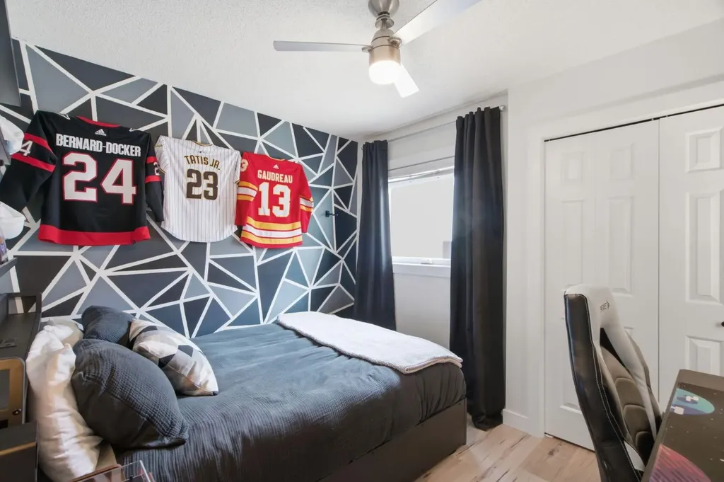 227 Coachway Road SW Calgary AB T3H 1B2