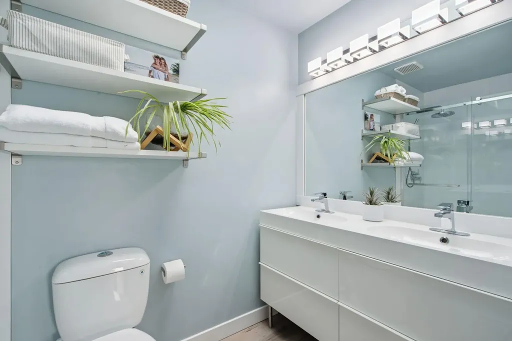 227 Coachway Road SW Calgary AB T3H 1B2