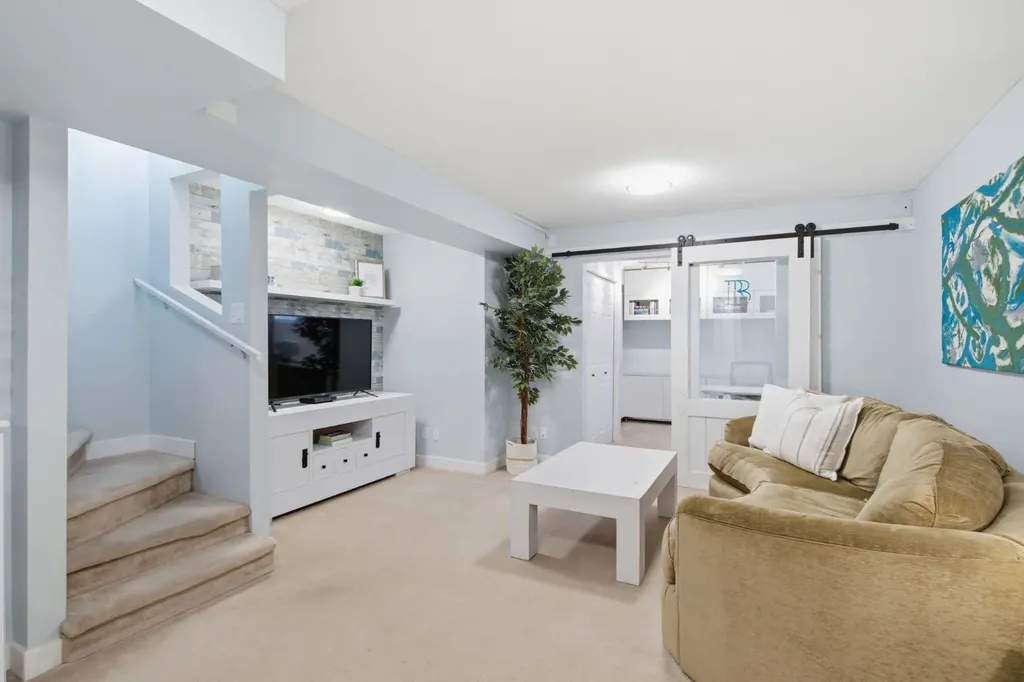 227 Coachway Road SW Calgary AB T3H 1B2