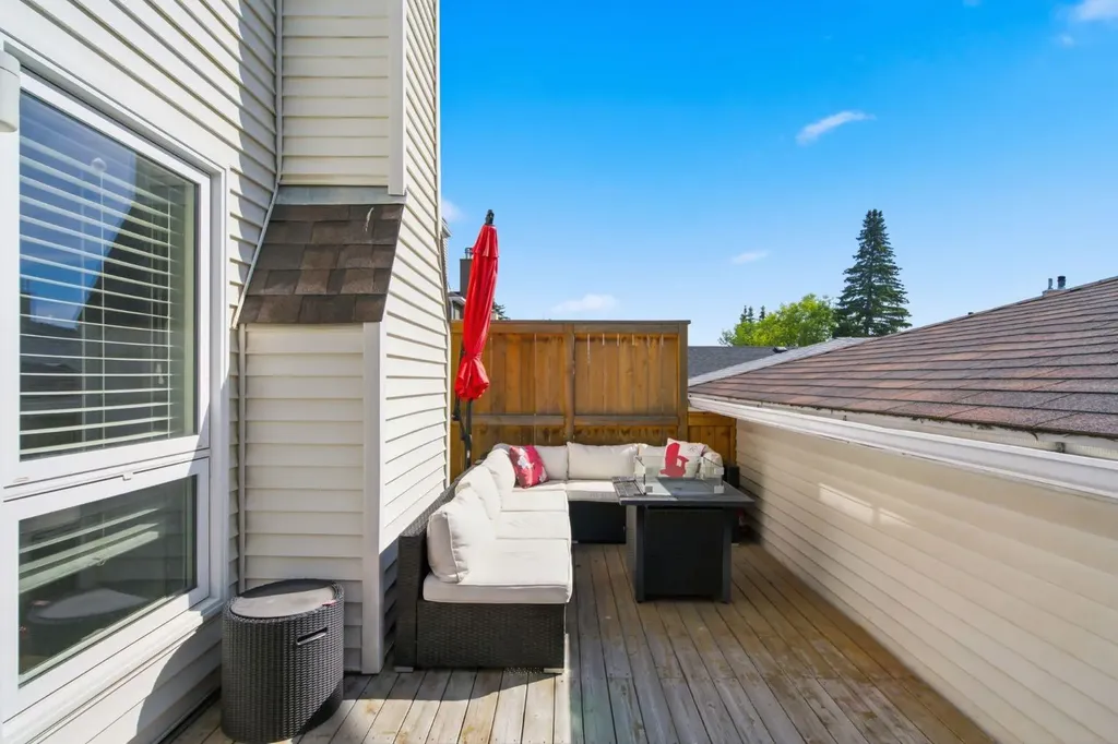 227 Coachway Road SW Calgary AB T3H 1B2