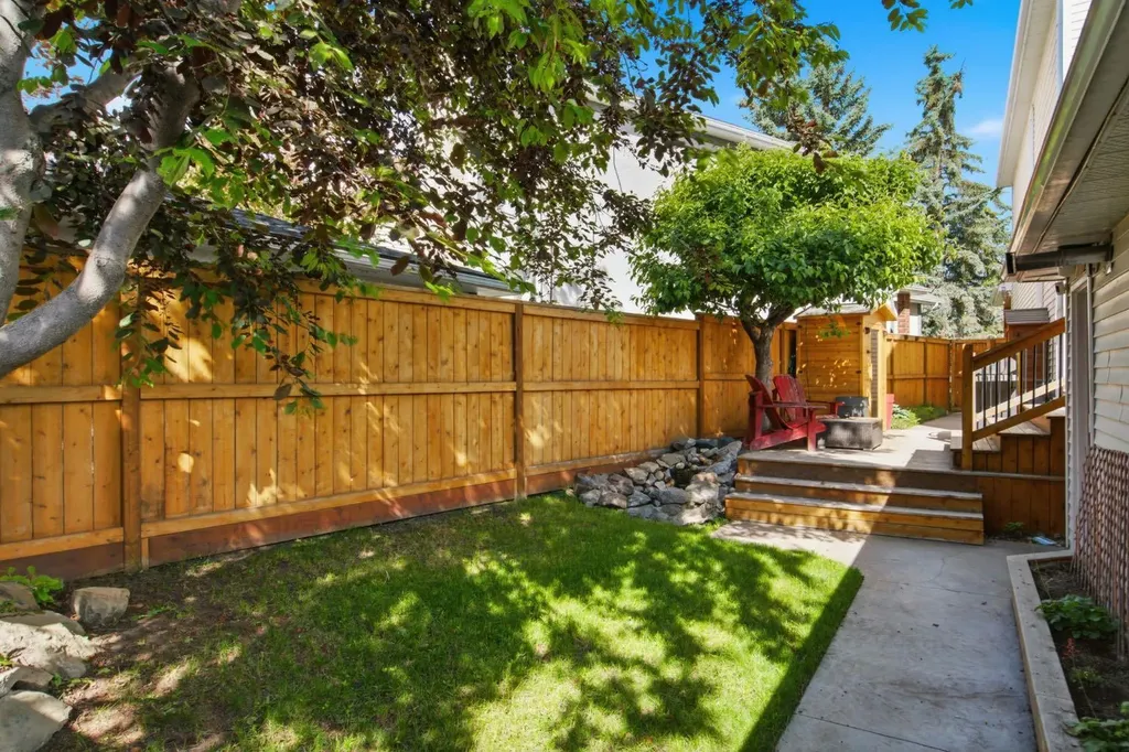 227 Coachway Road SW Calgary AB T3H 1B2