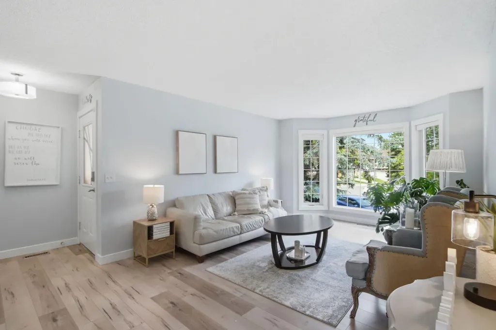 227 Coachway Road SW Calgary AB T3H 1B2