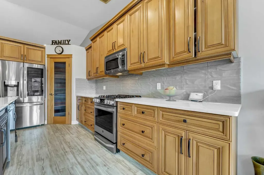 28 Sierra Close SW Medicine Hat AB T1B 0A8