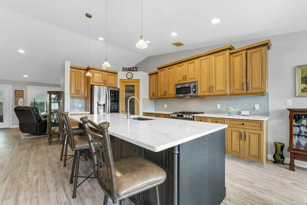 28 Sierra Close SW Medicine Hat AB T1B 0A8